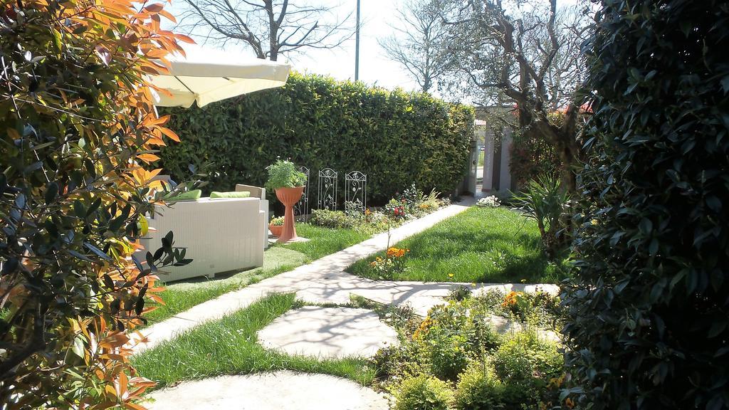 B&B Garda 4U Desenzano del Garda Exterior foto