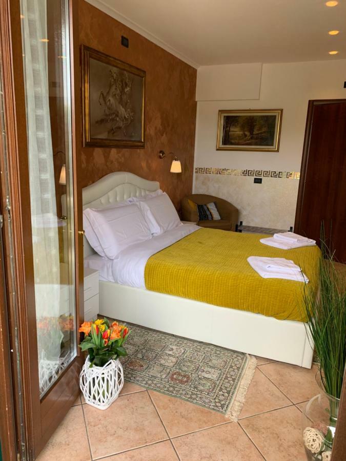 B&B Garda 4U Desenzano del Garda Exterior foto